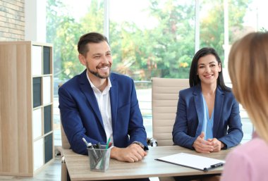 İnsan kaynakları başvuru Office ile iletken iş görüşmesi komisyon