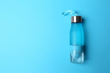 Spor şişe renk arka plan, üstten görünüm üzerinde metin alanı olan