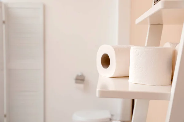 Rolos Papel Higiênico Unidade Prateleira Banheiro Espaço Para Texto — Fotografia de Stock