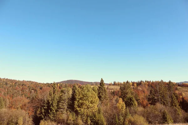 Paisaje Pintoresco Con Cielo Azul Sobre Montañas — Foto de Stock