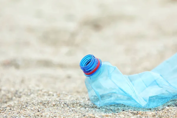 Plastic Fles Strand Close Met Ruimte Voor Tekst Gebruikt Recycling — Stockfoto