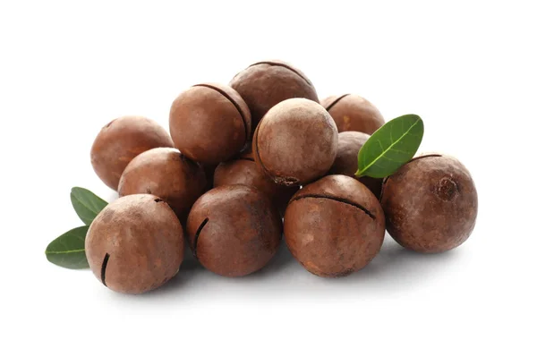 Pile Organic Macadamia Nuts White Background — Stock Photo, Image