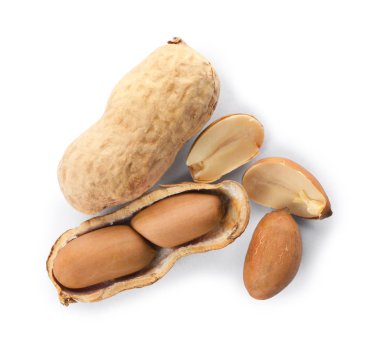 Beyaz arka planda, üstten görünüm çiğ fıstık. Sağlıklı snack