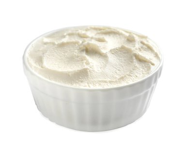 Kase lezzetli krem peynir beyaz arka plan üzerinde