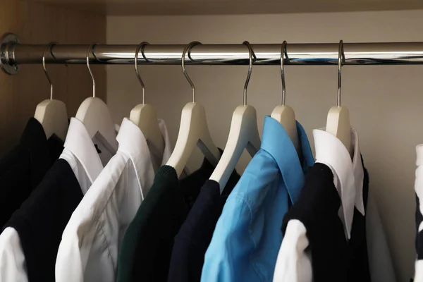 Hangers Met Teenage Kleding Rack Garderobe Close — Stockfoto