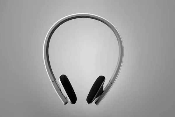 Headphones Modernos Elegantes Com Auriculares Fundo Cor — Fotografia de Stock