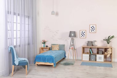 Çocuk odası modern mobilya ile. İç dekor için fikir
