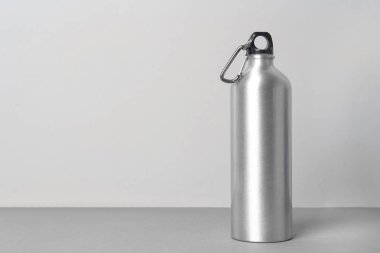 Metin ışık arka plan üzerinde için yer ile spor şişe