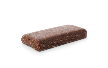 Beyaz zemin üzerine lezzetli protein bar. Sağlıklı snack