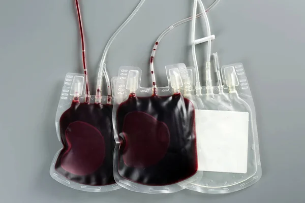 Envases Sangre Sobre Fondo Gris Vista Superior Día Donación — Foto de Stock