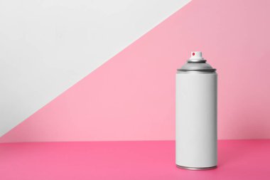 Sprey boya renk arka plan üzerinde olabilir. Metin için yer