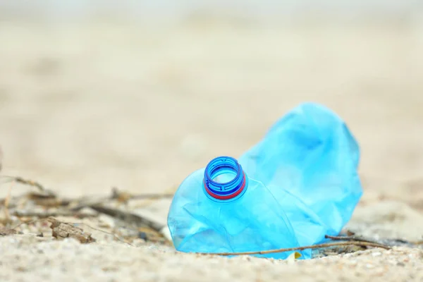 Plastic Fles Strand Close Met Ruimte Voor Tekst Gebruikt Recycling — Stockfoto