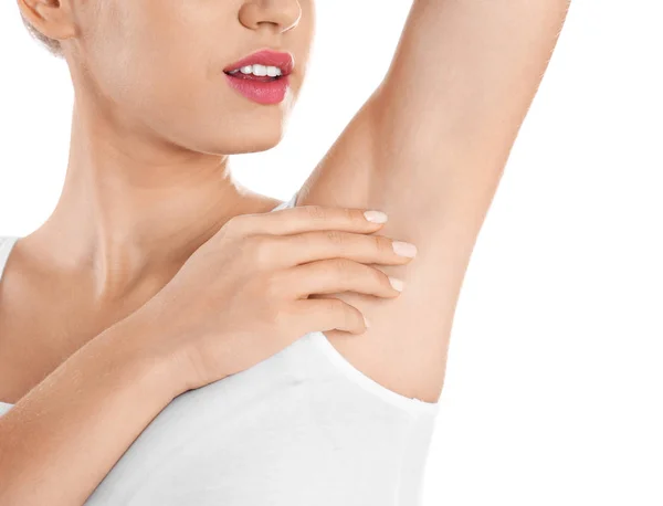 Ung Kvinna Visar Armhåla Vit Bakgrund Närbild Använda Deodorant — Stockfoto