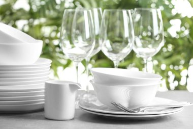 Temiz yemekler üzerinde arka plan bulanık ayarla