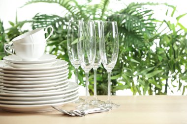 Temiz yemekler üzerinde arka plan bulanık ayarlayın. Metin için yer