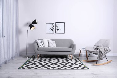 Rahat kanepe yastık modern oturma odası iç ile