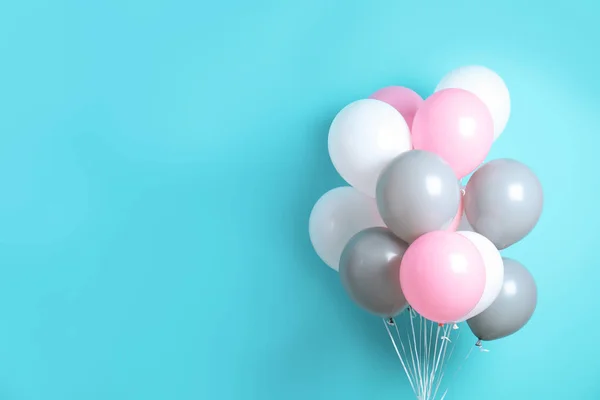 Bunte Luftballons Auf Blauem Hintergrund Raum Für Text — Stockfoto