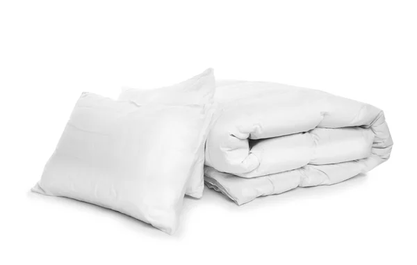 Temiz Battaniye Yastıklar Beyaz Arka Plan Üzerinde — Stok fotoğraf