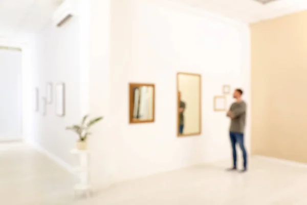 Young Man Hall Modern Art Gallery Blurred View — Stock Photo, Image