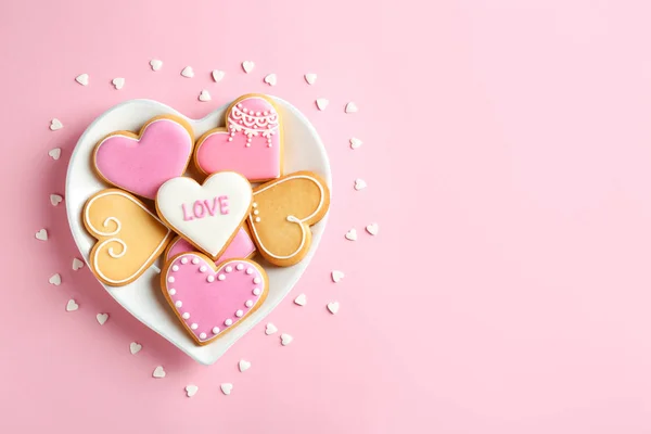 Composição Leigos Planos Com Cookies Caseiros Forma Coração Espaço Para — Fotografia de Stock