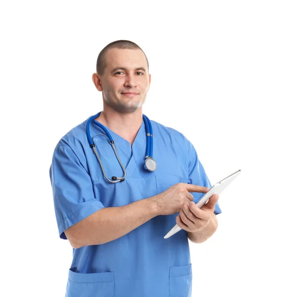 Retrato Assistente Médico Com Estetoscópio Tablet Sobre Fundo Branco — Fotografia de Stock