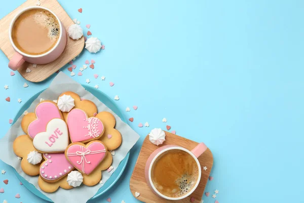 Café Manhã Romântico Com Biscoitos Forma Coração Xícaras Café Fundo — Fotografia de Stock