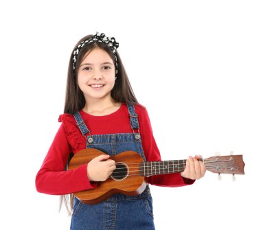 Gitar, üzerinde beyaz izole çalmaya küçük kız portresi