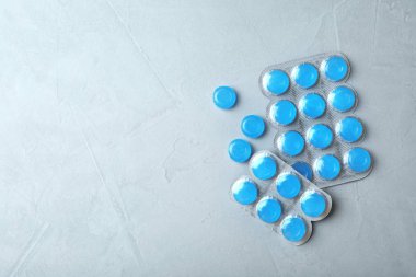 Pastil gri arka plan, üstten görünüm üzerinde renk. Metin için yer