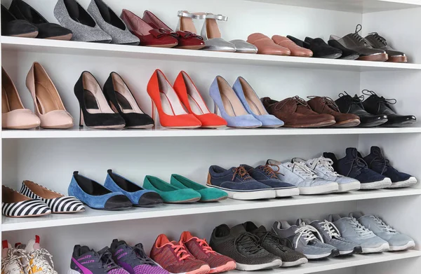 Regał Różnych Butów Element Wnętrza Garderoba — Zdjęcie stockowe