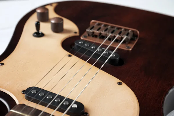 Guitarra Elétrica Moderna Vista Sobre Corpo Com Cordas Instrumento Musical — Fotografia de Stock