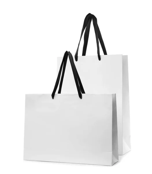 纸购物袋与处理在白色背景 用于设计的模型 — 图库照片