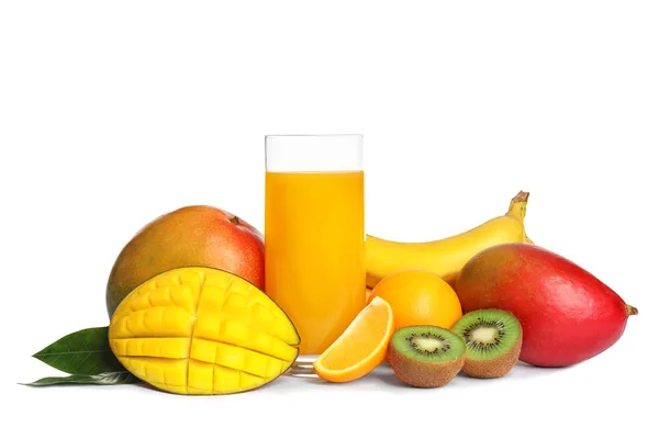Mangó Juice Friss Trópusi Gyümölcsökkel Elszigetelt Fehér — Stock Fotó