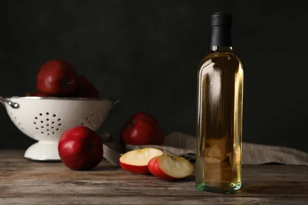 Composición Con Botella Vinagre Manzana Sobre Mesa Espacio Para Texto — Foto de Stock