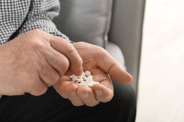 İlacı, closeup komuta sizde. Sağlık