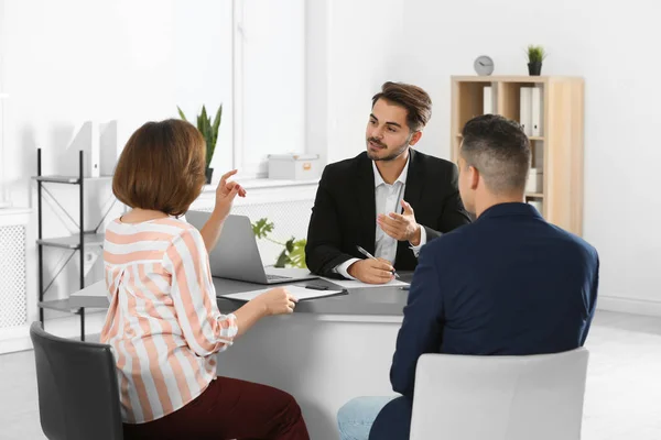 Personeelszaken Manager Die Sollicitanten Interviewt — Stockfoto