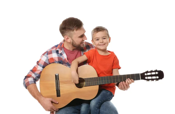 Padre Enseñando Pequeño Hijo Tocar Guitarra Sobre Fondo Blanco — Foto de Stock