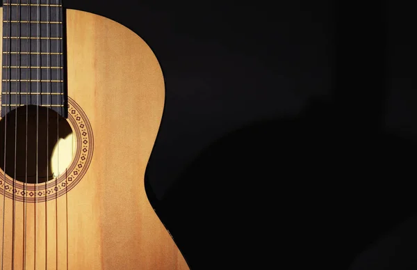 Siyah Arka Plan Closeup Akustik Gitarda Metin Için Yer — Stok fotoğraf