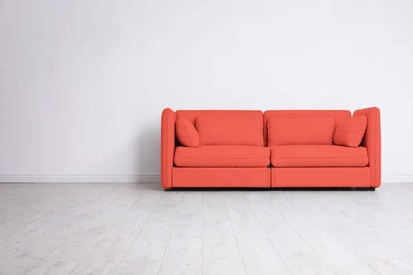 Sofa Gaya Dekat Dinding Ruang Untuk Teks Desain Interior Dengan — Stok Foto