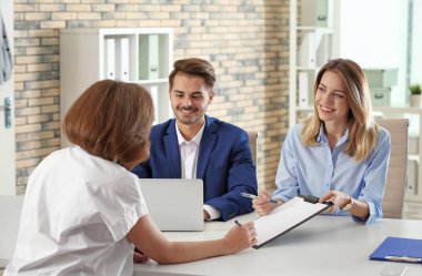 İnsan kaynakları başvuru Office ile iletken iş görüşmesi komisyon