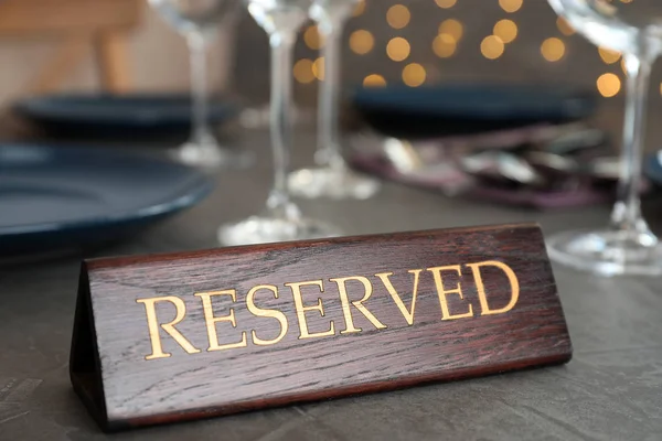 Tischdekoration Mit Reserviertem Schild Restaurant — Stockfoto