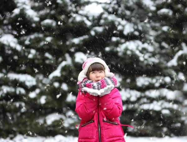 Menina Brincando Livre Dia Nevado — Fotografia de Stock