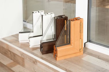 Modern pencere profilleri eşiğinde kapalı örnekleri. Yükleme hizmeti
