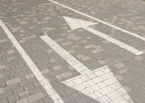 Bisiklet lane güneşli gün üzerinde işaretleme ile