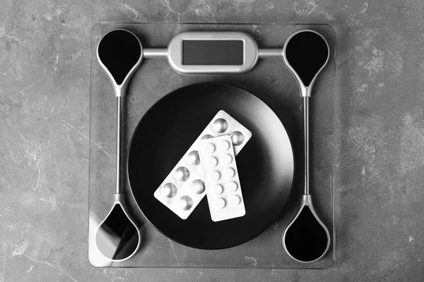 Scales Plate Weight Loss Pills Blister Packs Gray Background Top — Stock Photo, Image