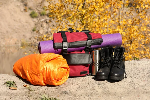 Set Camping Equipment Sleeping Bag Ground Outdoors — Stock Photo, Image
