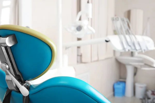 Κενή Καρέκλα Οδοντίατρο Του Γραφείου Closeup Προβολή Χώρο Για Κείμενο — Φωτογραφία Αρχείου