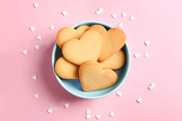 Composição Leigos Planos Com Cookies Caseiros Forma Coração Fundo Cor — Fotografia de Stock