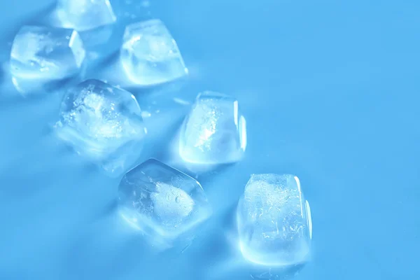 Transparente Eiswürfel Auf Spiegeloberfläche — Stockfoto