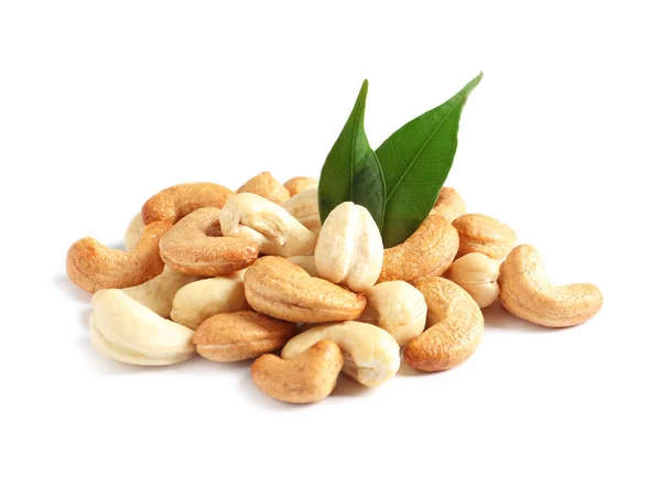 Sabrosas Nueces Anacardo Hojas Aisladas Blanco — Foto de Stock