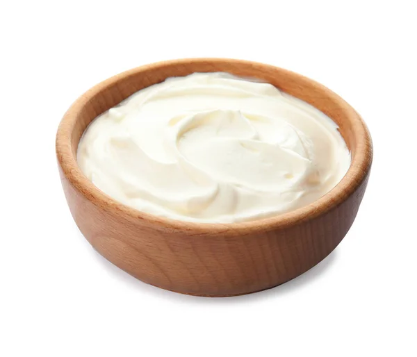 碗与酸奶油在白色背景 — 图库照片